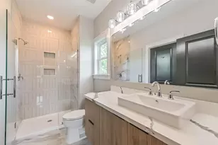 4723 Mallow St, Houston, TX 77033 - Photo 20