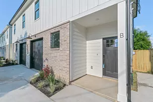 4723 Mallow St, Houston, TX 77033 - Photo 2