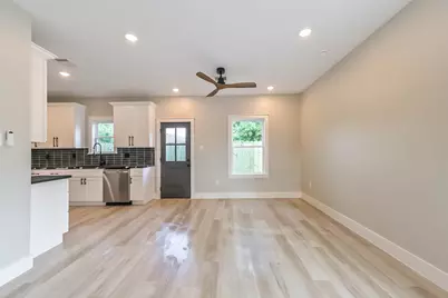 4723 Mallow Street, Houston, TX 77033 - Photo 4