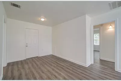 5213 Malmedy Road, Houston, TX 77033 - Photo 12