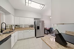864 Augusta Dr, Houston, TX 77057 - Photo 10