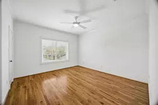 725 E 13th 1/2 St, Houston, TX 77008 - Photo 24