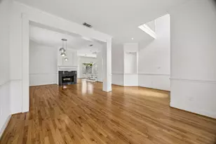 725 E 13th 1/2 St, Houston, TX 77008 - Photo 12