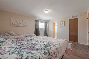 2201 Fountain View Dr, Houston, TX 77057 - Photo 18