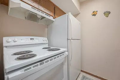 2201 Fountain View Drive #30, Houston, TX 77057 - Photo 12