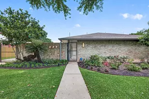 3043 Bonney Briar Dr, Missouri City, TX 77459 - Photo 2