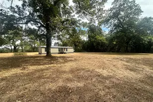 498 Fern Ln, Wharton, TX 77488 - Photo 4