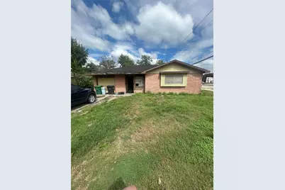 5502 Maywood Dr, Houston, TX 77053 - Photo 1