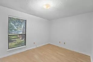 880 Tully Rd, Houston, TX 77079 - Photo 20
