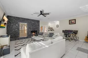 880 Tully Rd, Houston, TX 77079 - Photo 6