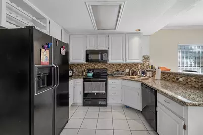 880 Tully Road #81, Houston, TX 77079 - Photo 10