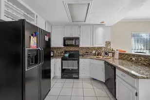 880 Tully Rd, Houston, TX 77079 - Photo 10