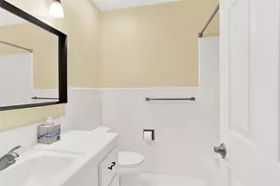 1870 Saxony Ln, Nassau Bay, TX 77058 - Photo 14