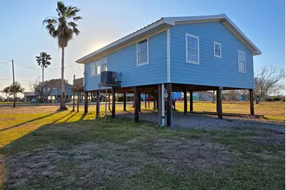 405 Blue Water Boulevard, Sargent, TX 77414 - Photo 4