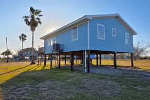 405 Blue Water Blvd, Sargent, TX 77414 - Photo 4