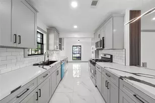 6011 Green Falls Dr, Houston, TX 77088 - Photo 12