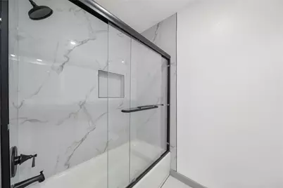 6011 Green Falls Drive, Houston, TX 77088 - Photo 20