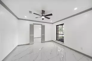 6011 Green Falls Dr, Houston, TX 77088 - Photo 10