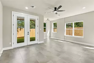 4313 Clover St, Houston, TX 77051 - Photo 12