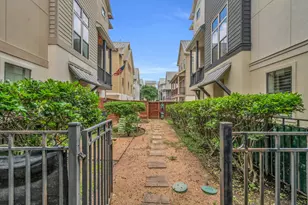 3223 Maxroy St, Houston, TX 77008 - Photo 30