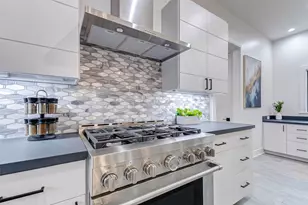 2103 Brimberry St, Houston, TX 77018 - Photo 12