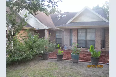 25 Dover Drive, Conroe, TX 77304 - Photo 2
