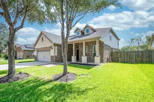2813 Lost Maples Dr, Pearland, TX 77584 - Photo 2