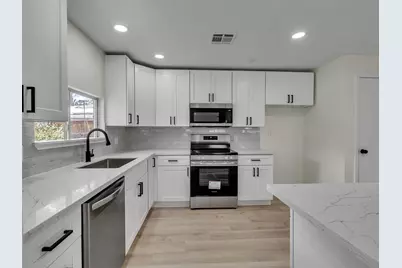 215 Sparkling Water Drive, Huffman, TX 77336 - Photo 14