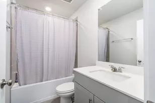 219 Charles Rdg Dr, Conroe, TX 77316 - Photo 14