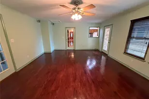 913 Cannan Dr, Angleton, TX 77515 - Photo 8