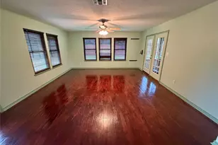 913 Cannan Dr, Angleton, TX 77515 - Photo 6