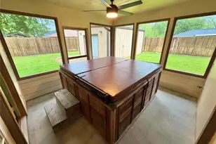 913 Cannan Dr, Angleton, TX 77515 - Photo 10