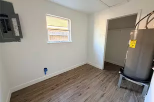 8306 Minnesota St, Houston, TX 77034 - Photo 8