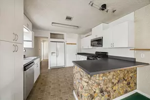 10241 Moorberry Ln, Houston, TX 77043 - Photo 4
