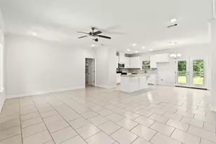 26 Nelson Ct, Jones Creek, TX 77541 - Photo 6