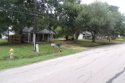1008 Brooks Avenue, Rosenberg, TX 77471 - Photo 2