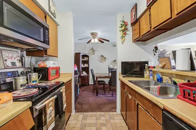 6633 W Airport Boulevard #1111, Houston, TX 77035 - Photo 10