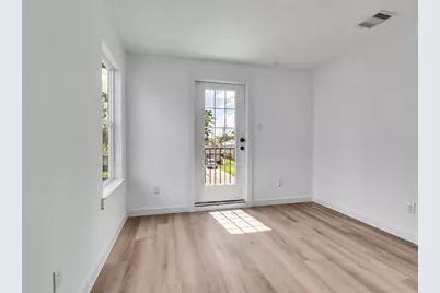 8629 Homewood Lane, Houston, TX 77028 - Photo 14