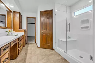 9 Devonshire Dr, Conroe, TX 77304 - Photo 32