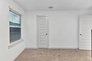 10002 Palm Royal Dr, Baytown, TX 77521 - Photo 22