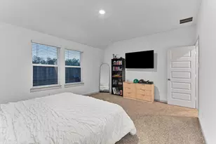 10002 Palm Royal Dr, Baytown, TX 77521 - Photo 12