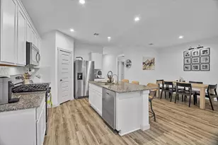 10002 Palm Royal Dr, Baytown, TX 77521 - Photo 6