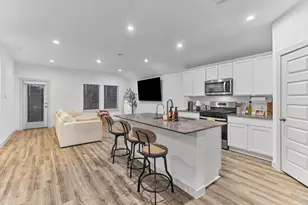 10002 Palm Royal Dr, Baytown, TX 77521 - Photo 6