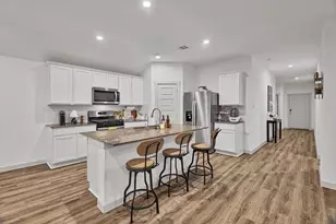 10002 Palm Royal Dr, Baytown, TX 77521 - Photo 2