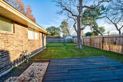 6331 Oaknut Drive, Houston, TX 77088 - Photo 14