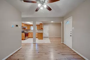 6331 Oaknut Dr, Houston, TX 77088 - Photo 4