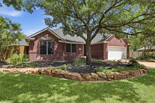 6204 London Cir, Bryan, TX 77802 - Photo 2