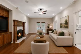 6204 London Cir, Bryan, TX 77802 - Photo 4