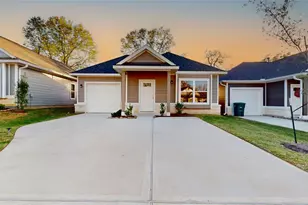 11809 E Gate Dr, Willis, TX 77318 - Photo 1