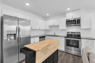 8124 Sterlingshire St, Houston, TX 77078 - Photo 12